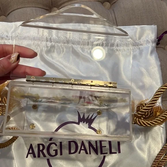 Brand new. Never worn Argi Daneli Flower Acrylic handbag - Picture 10 of 11